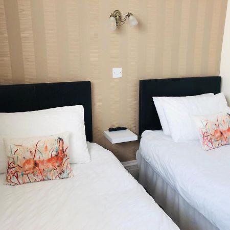 Tarves The Aberdeen Arms Hotel מראה חיצוני תמונה