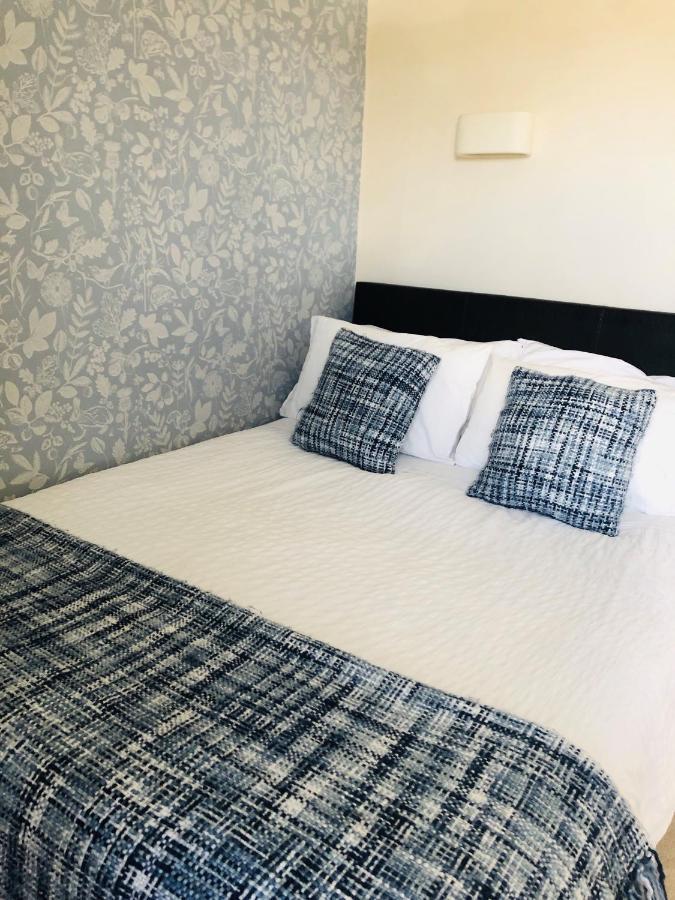 Tarves The Aberdeen Arms Hotel מראה חיצוני תמונה