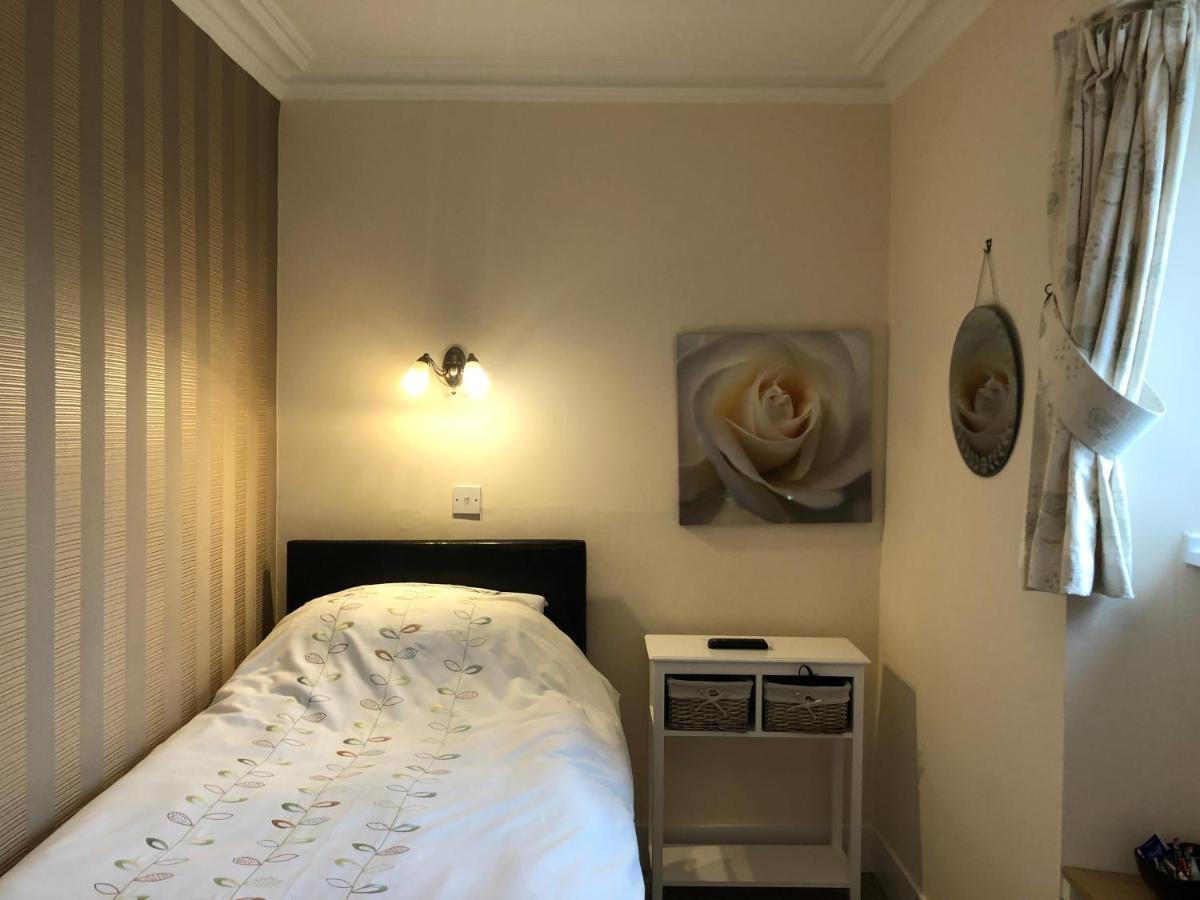 Tarves The Aberdeen Arms Hotel מראה חיצוני תמונה